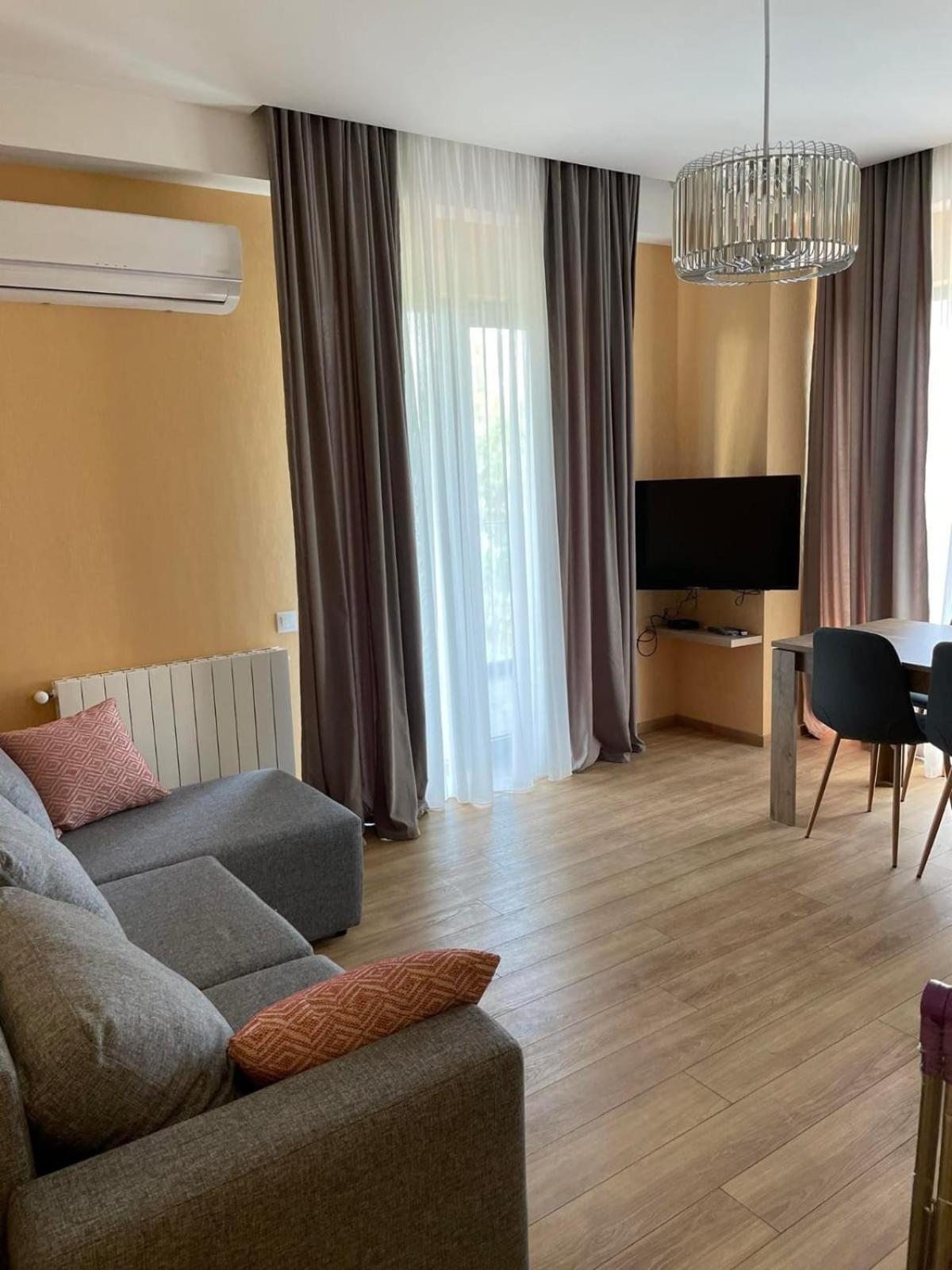 Tbilisi Hilton Apartment Eksteriør bilde