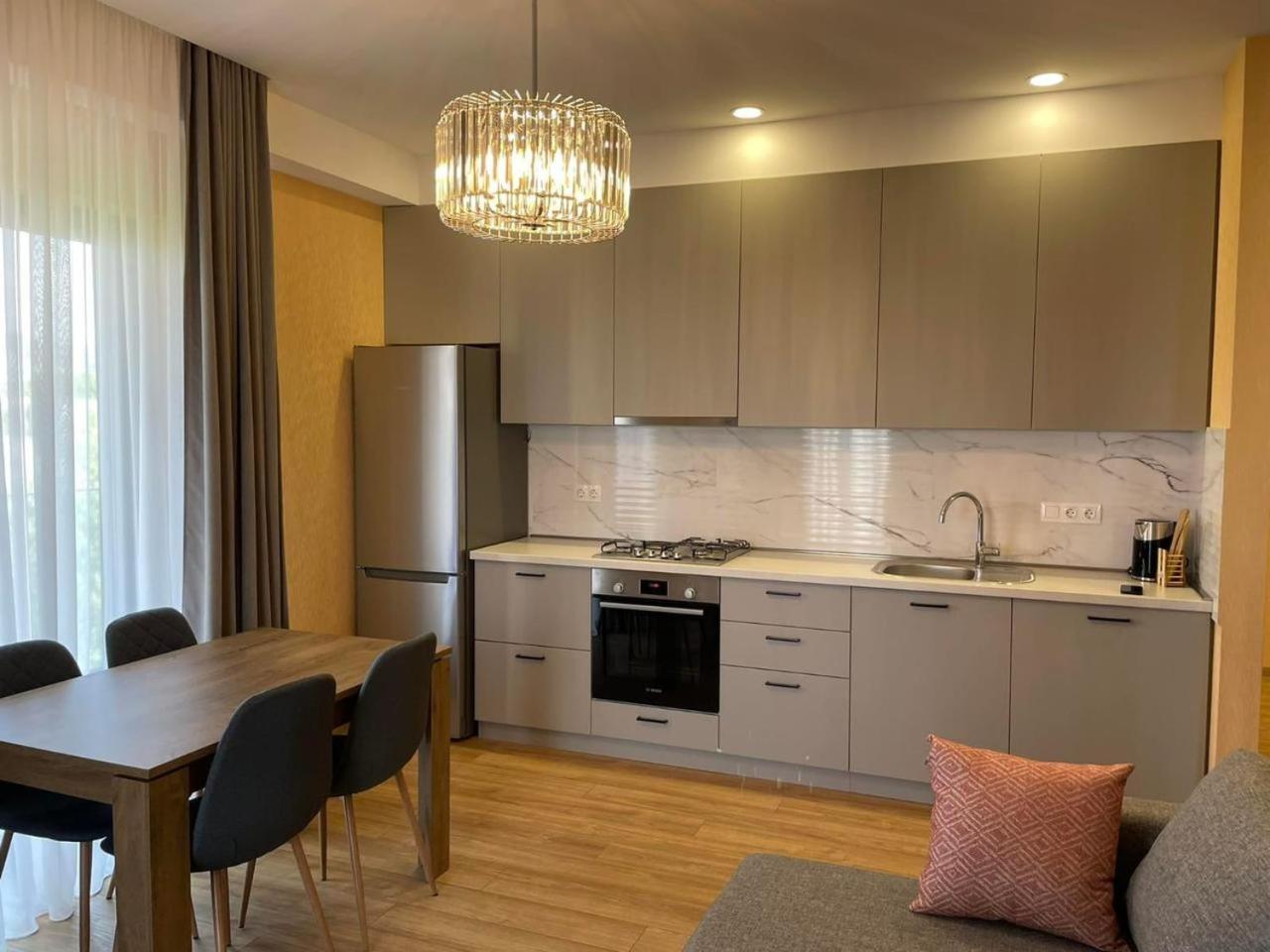 Tbilisi Hilton Apartment Eksteriør bilde