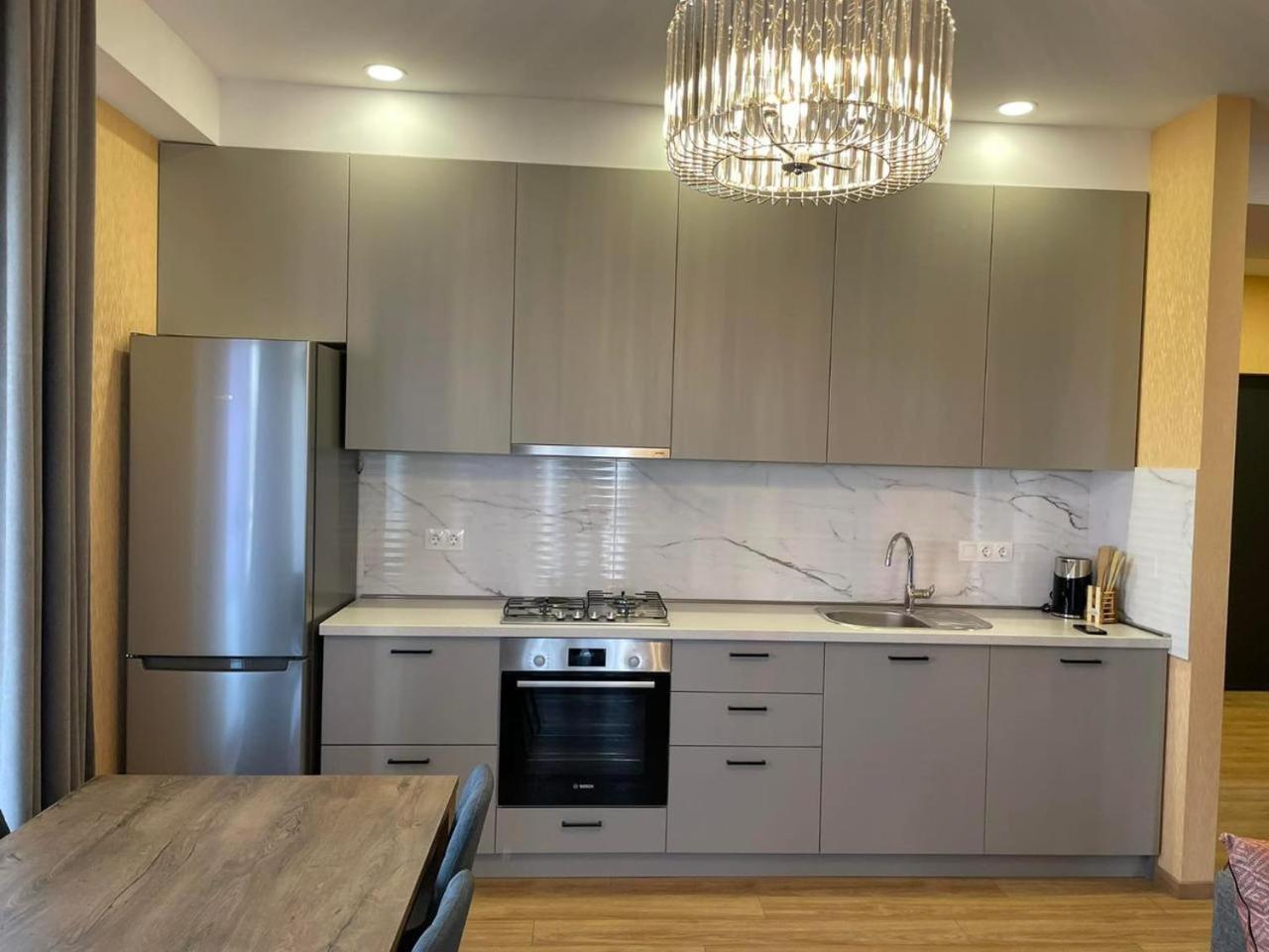 Tbilisi Hilton Apartment Eksteriør bilde